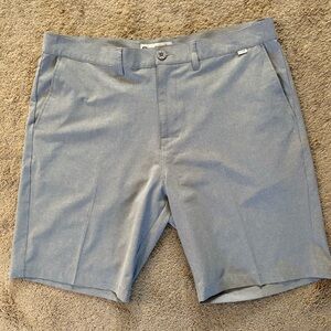 Travis Mathew Dri Fit Men’s Gray Golf Shorts Size 38